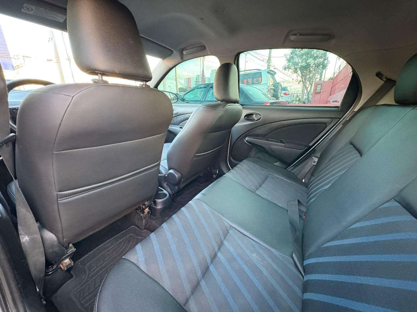 TOYOTA etios hb xs 15