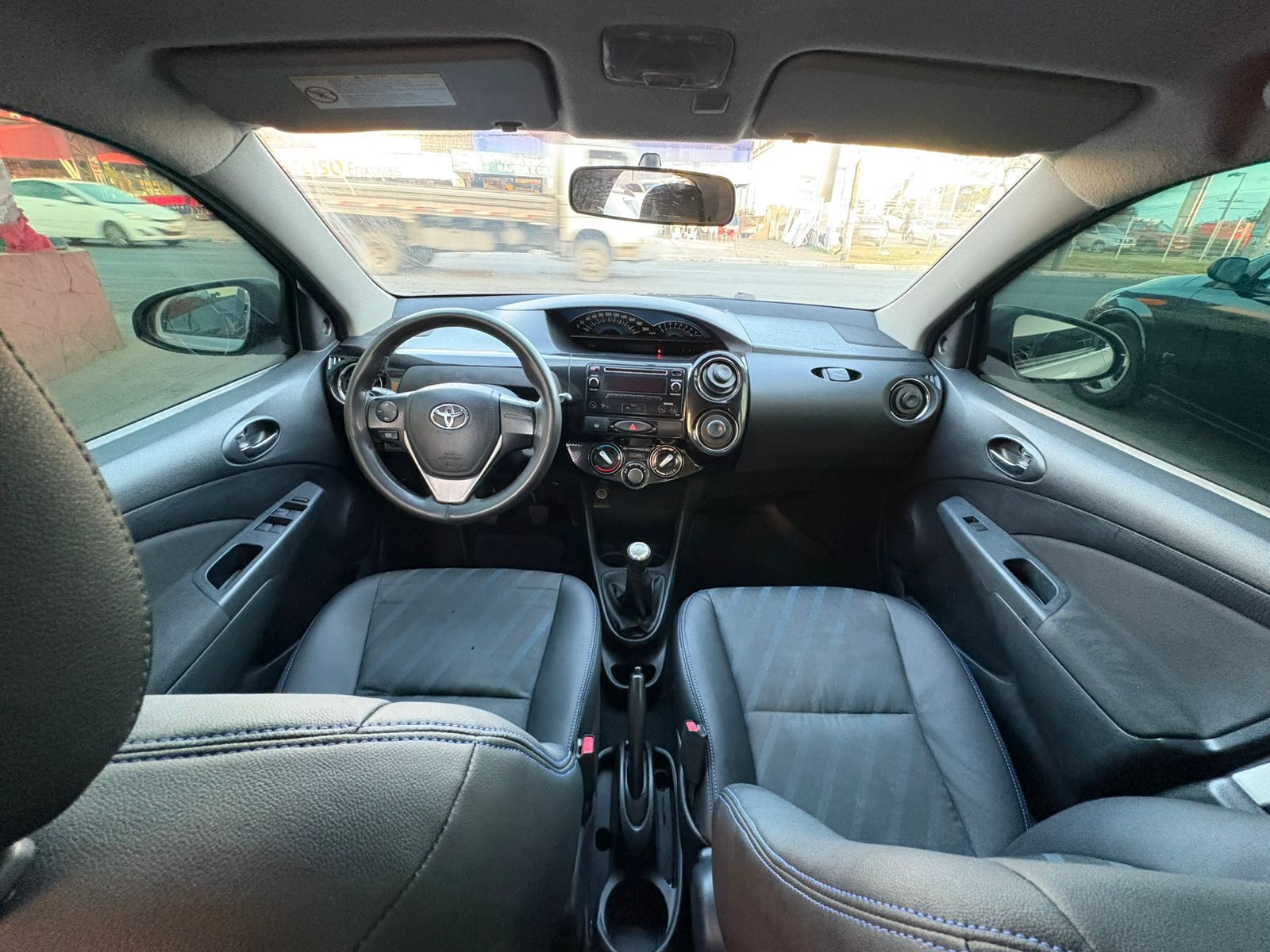 TOYOTA etios hb xs 15