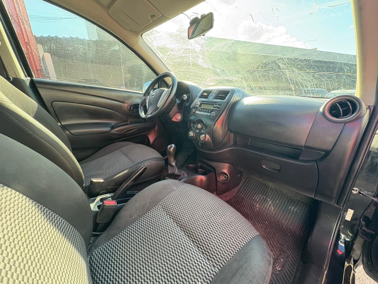 NISSAN versa 10
