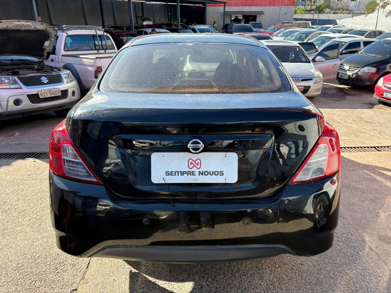 NISSAN versa 10