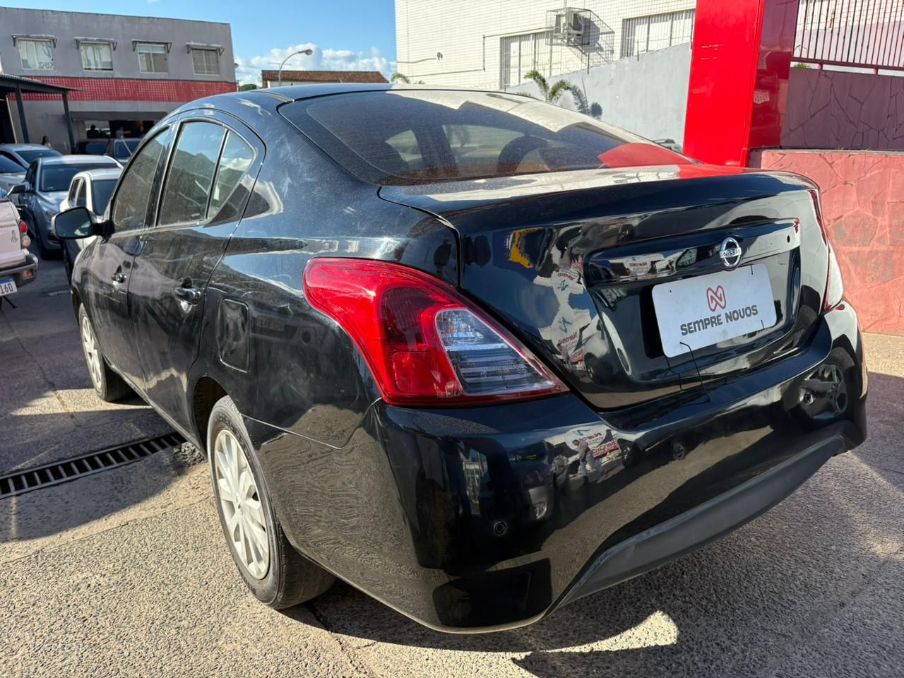 NISSAN versa 10