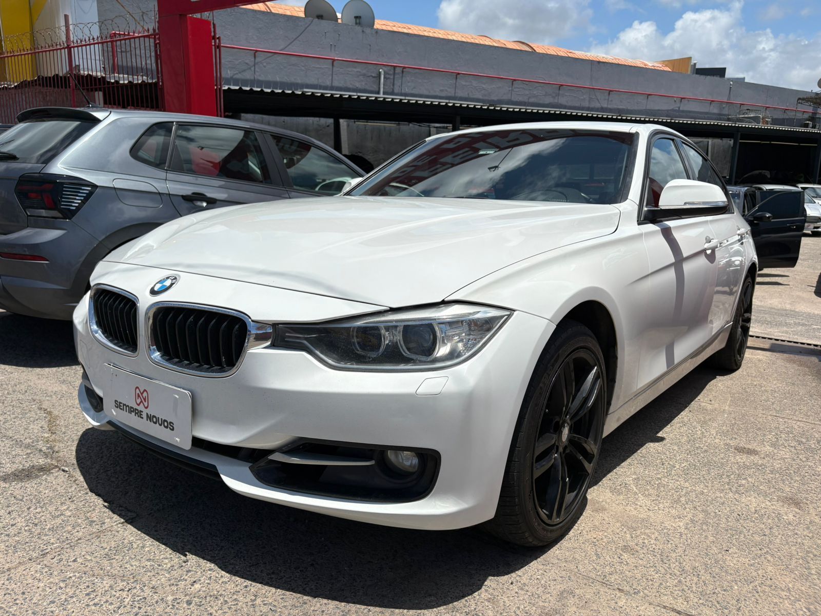 BMW 320i active flex
