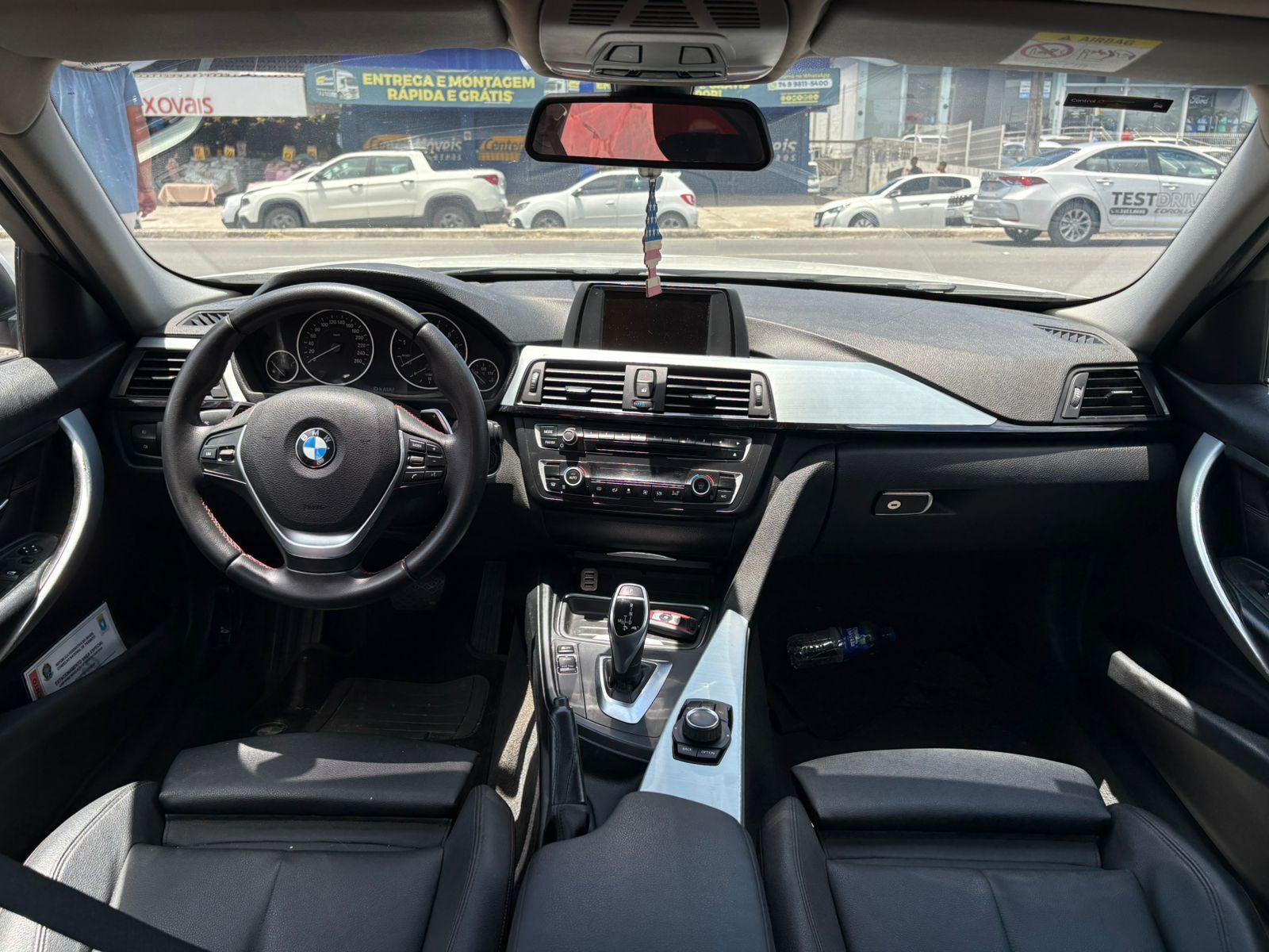 BMW 320i active flex