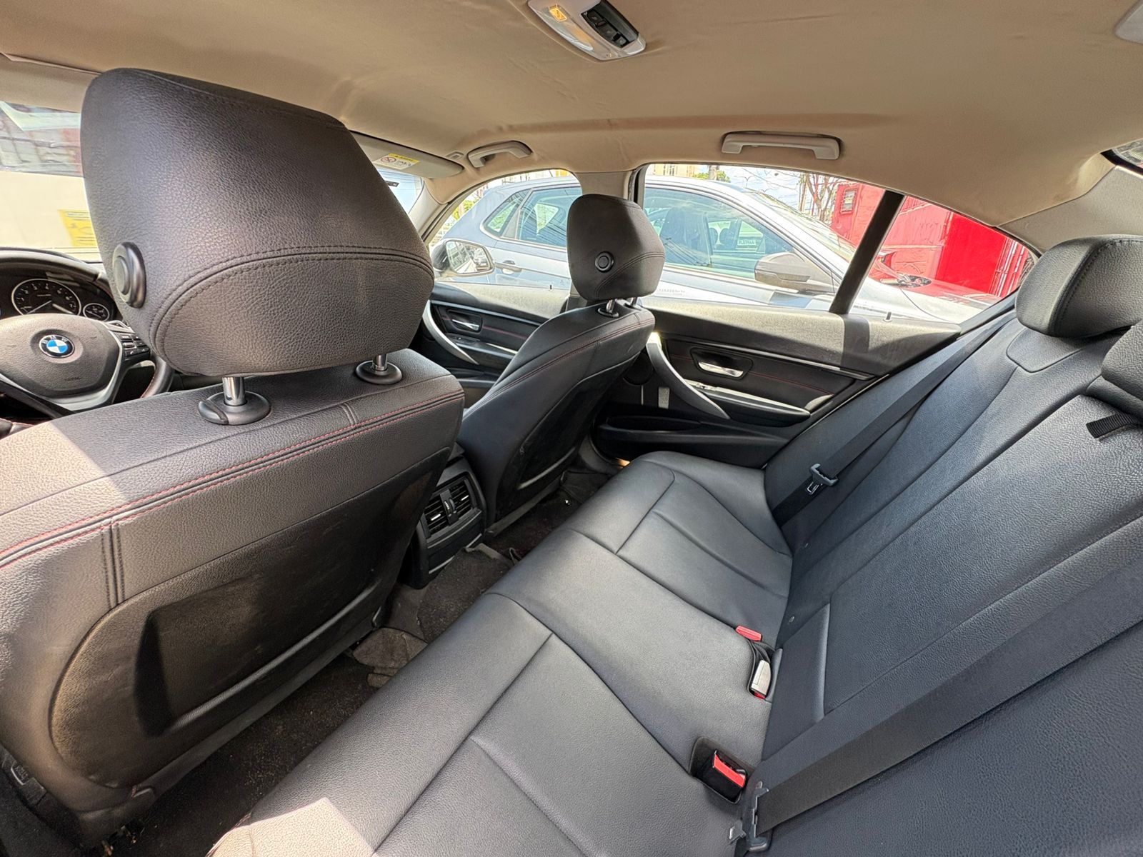 BMW 320i active flex