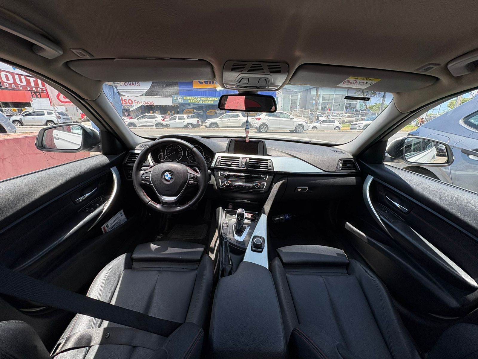 BMW 320i active flex