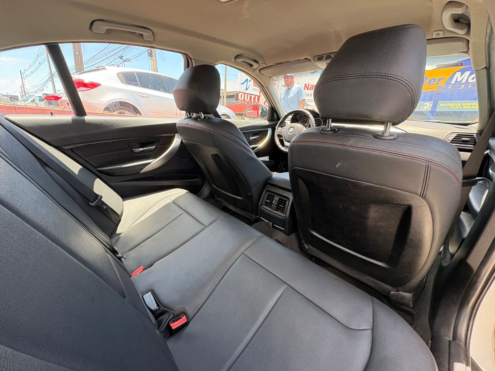 BMW 320i active flex
