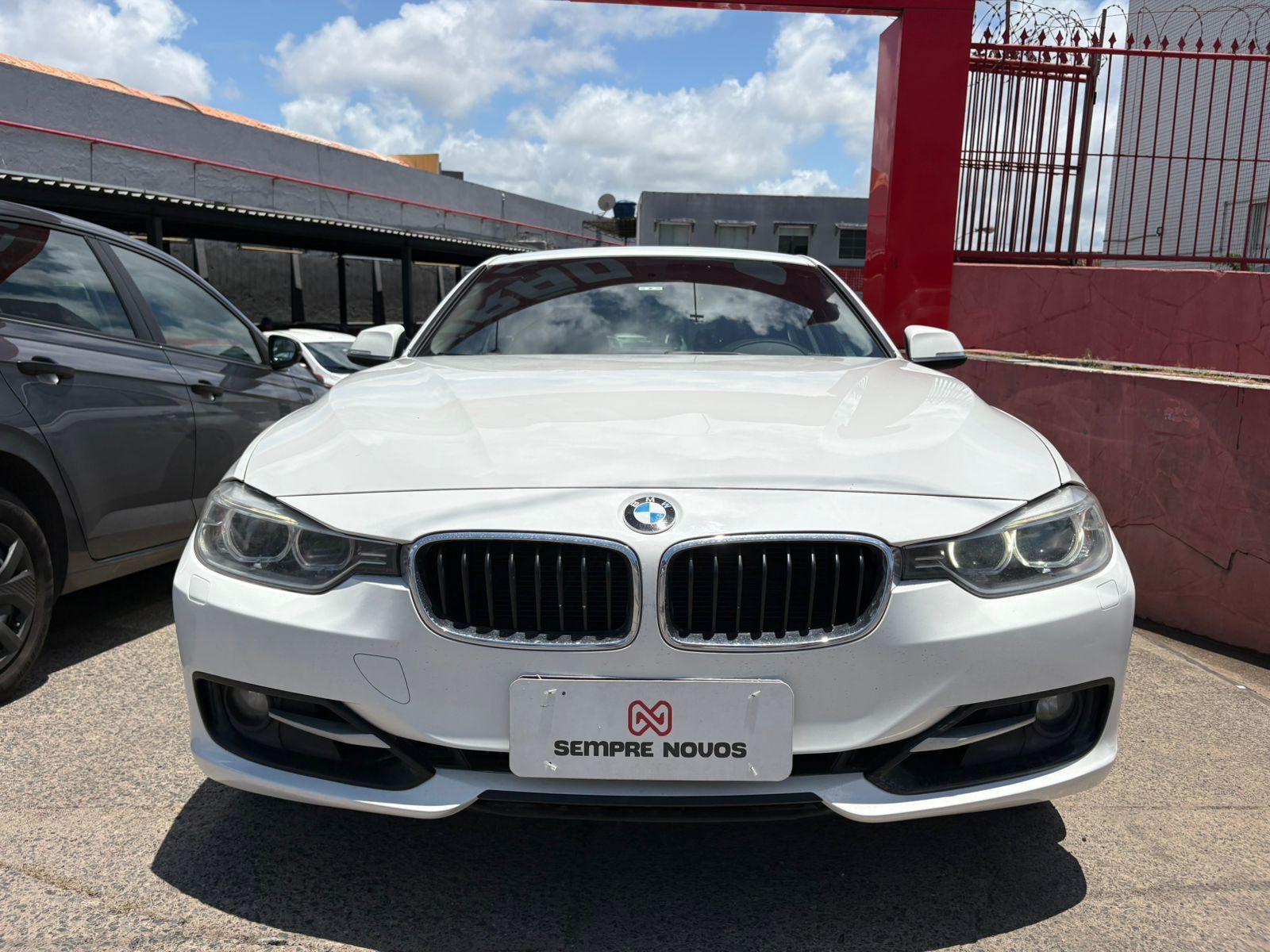 BMW 320i active flex
