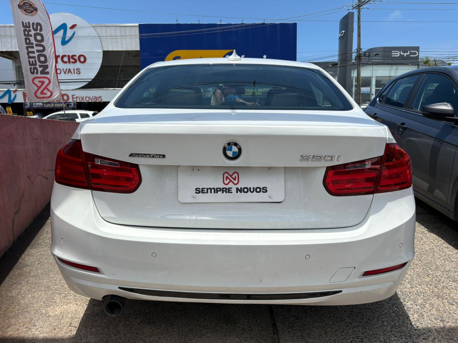 BMW 320i active flex