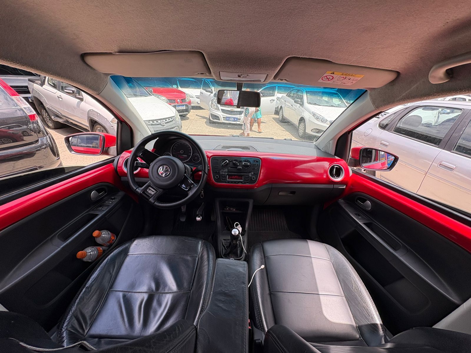 VOLKSWAGEN up black white red ma