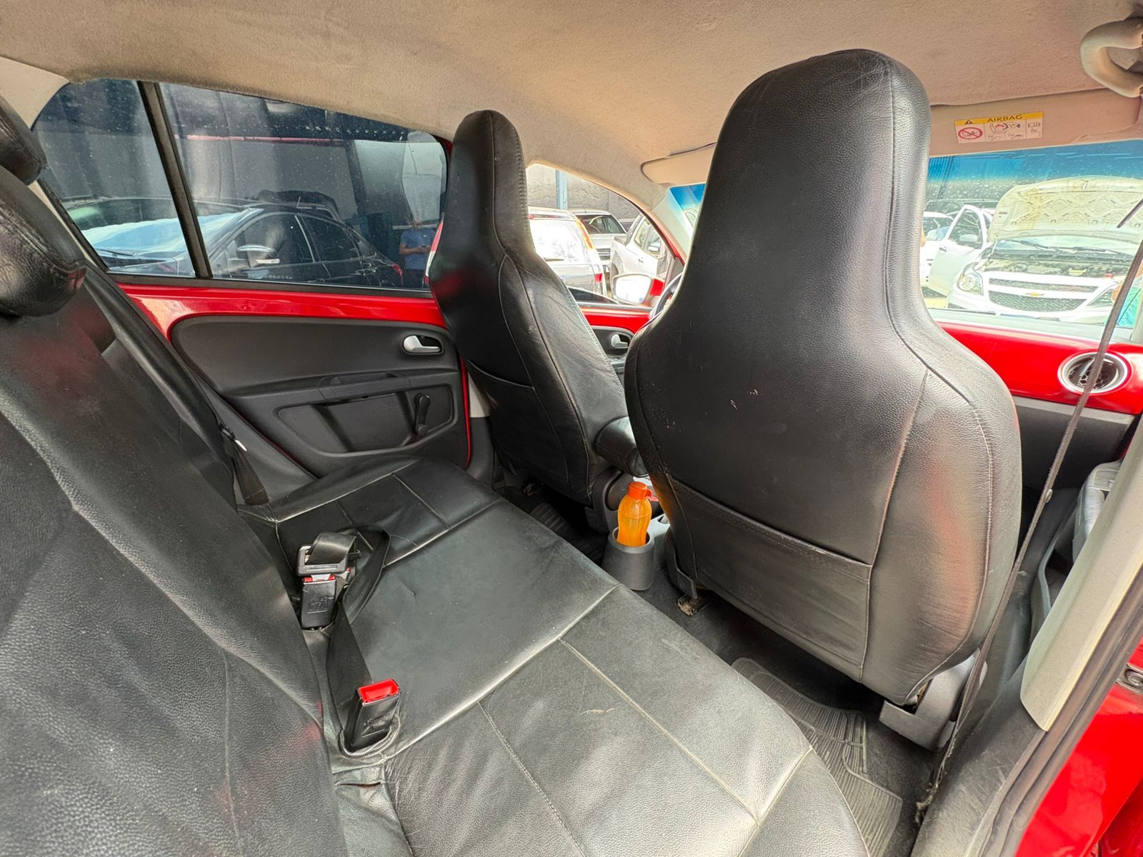 VOLKSWAGEN up black white red ma