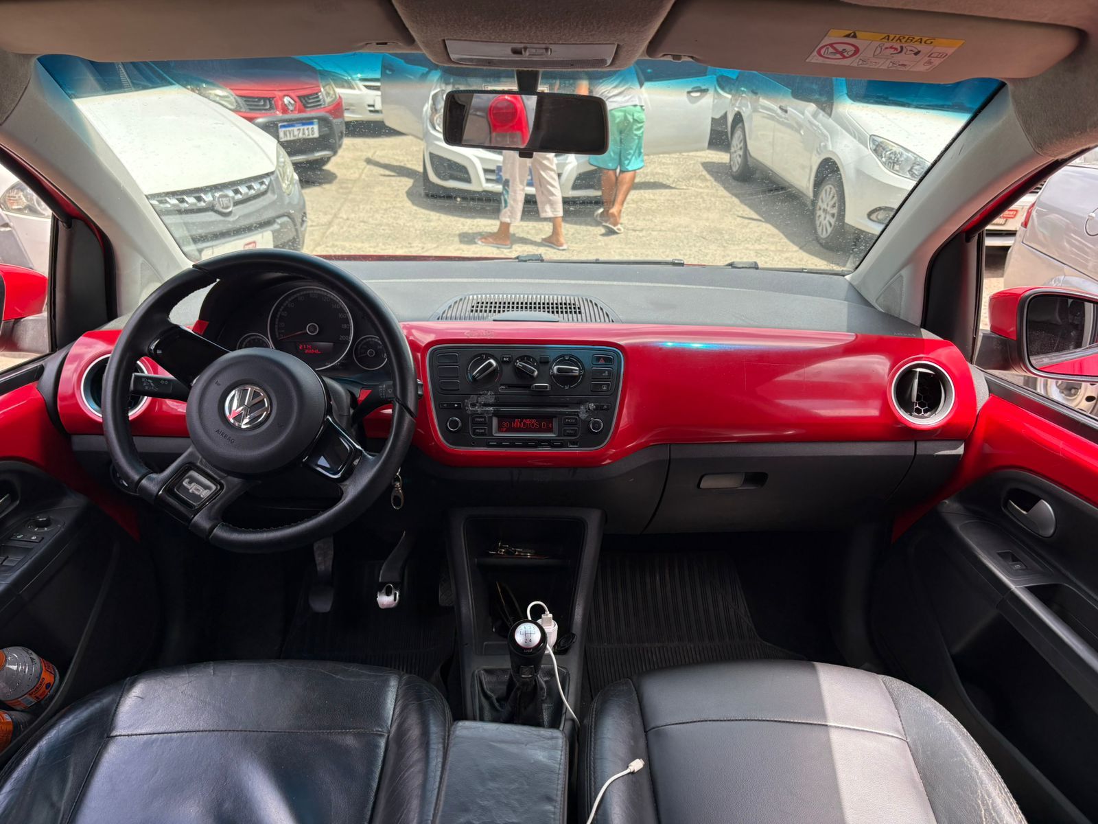 VOLKSWAGEN up black white red ma