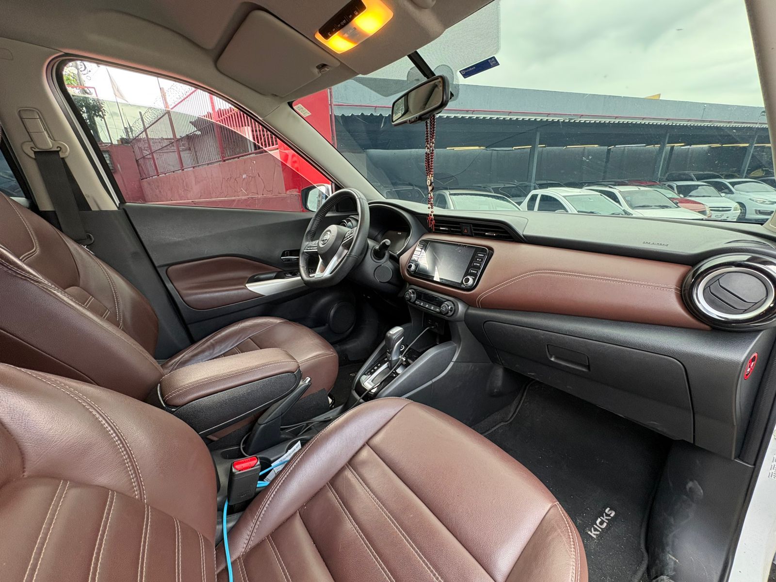 NISSAN kicks exclusi cvt