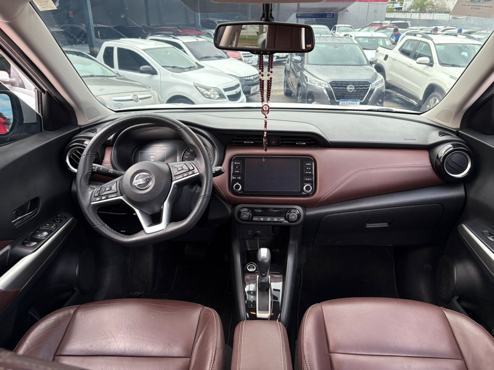 NISSAN kicks exclusi cvt