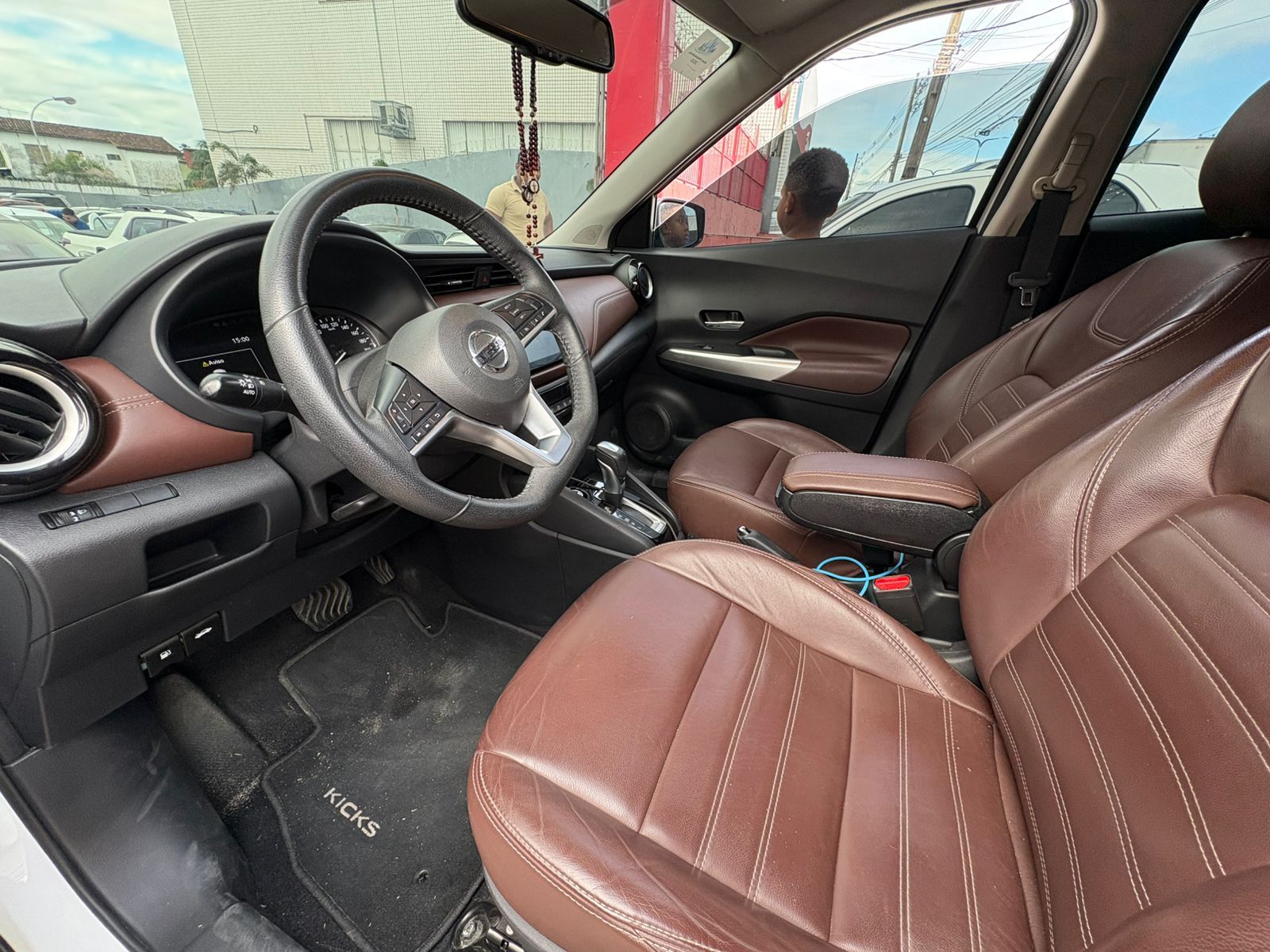 NISSAN kicks exclusi cvt