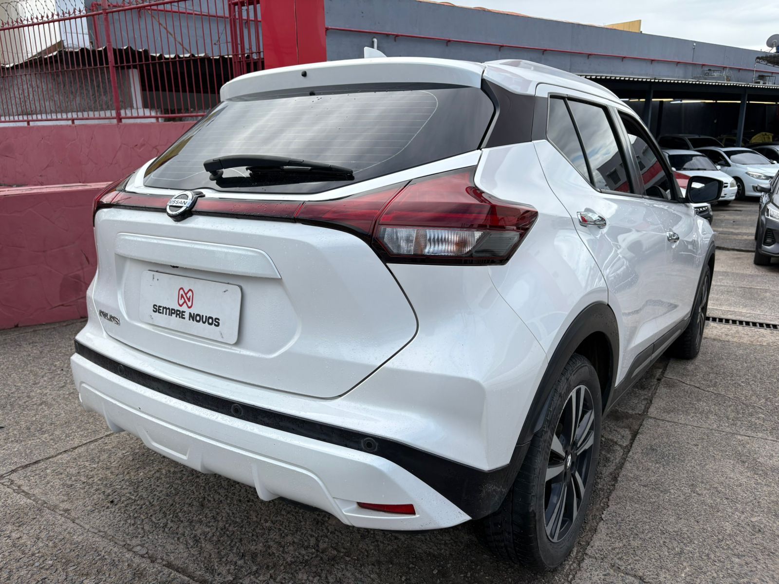 NISSAN kicks exclusi cvt