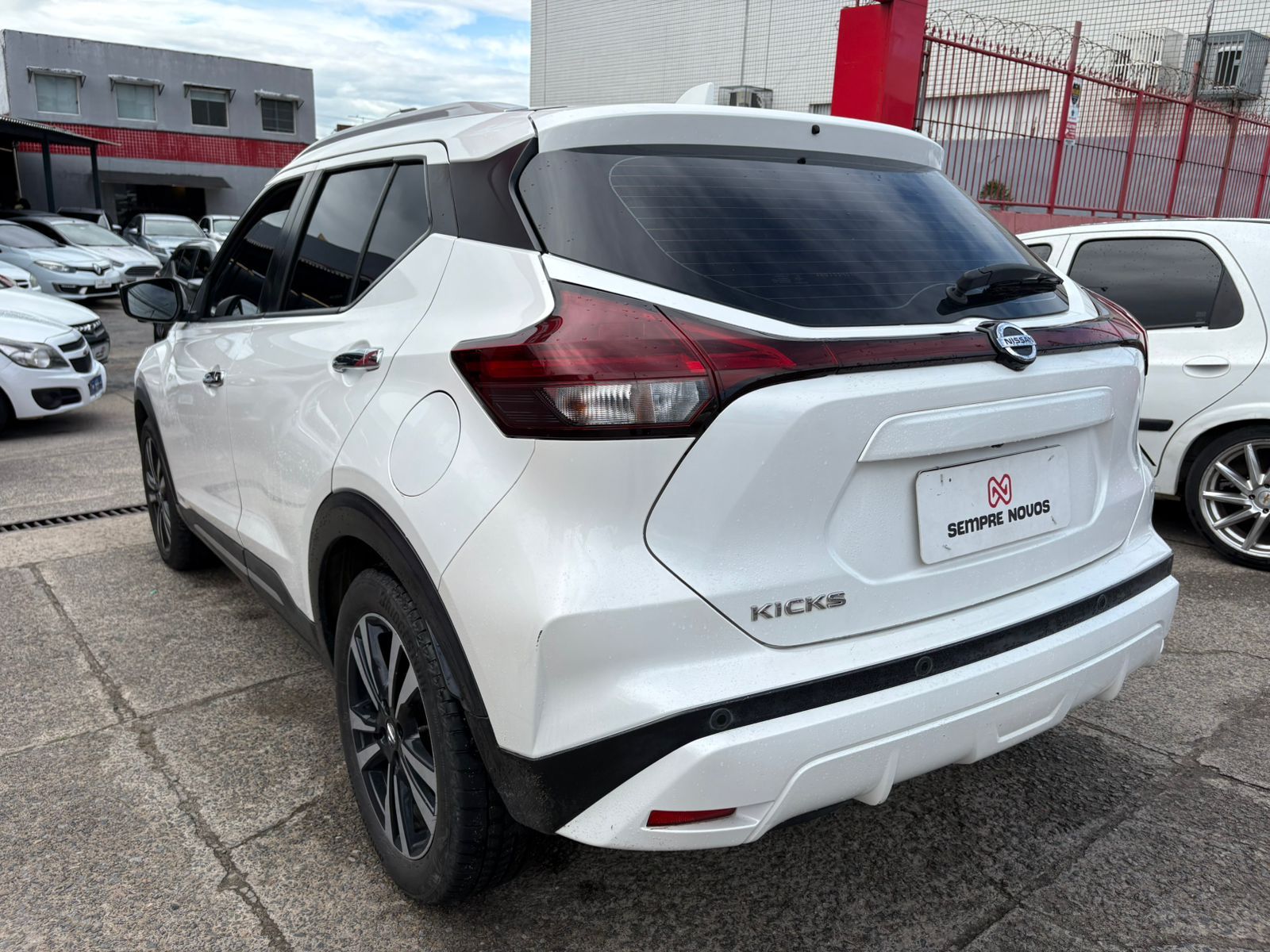 NISSAN kicks exclusi cvt