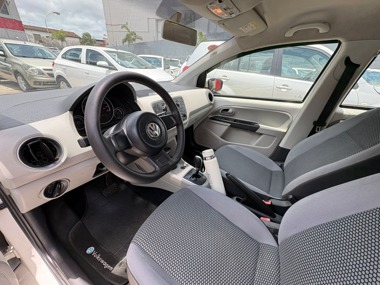VOLKSWAGEN up move sa