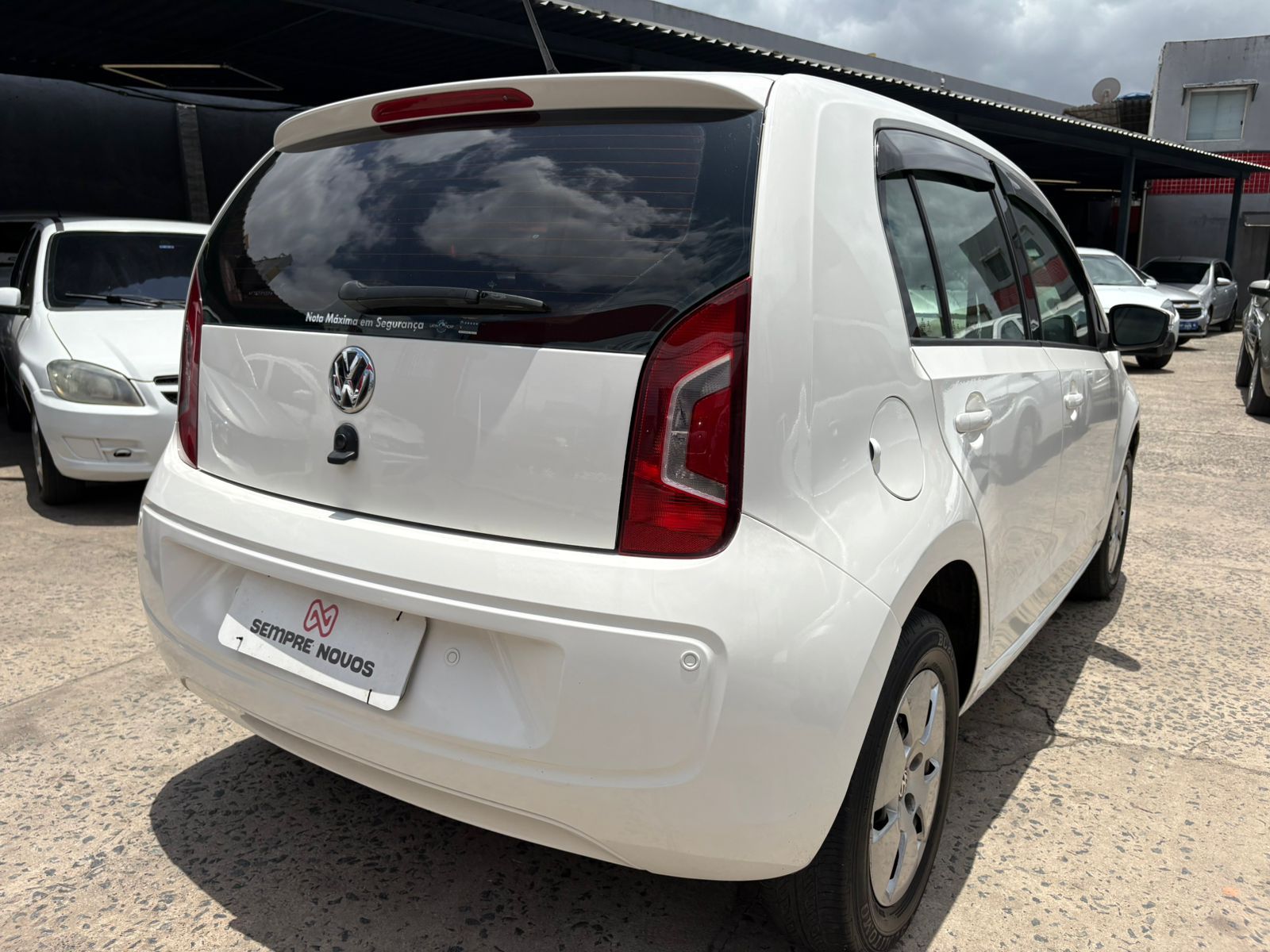 VOLKSWAGEN up move sa