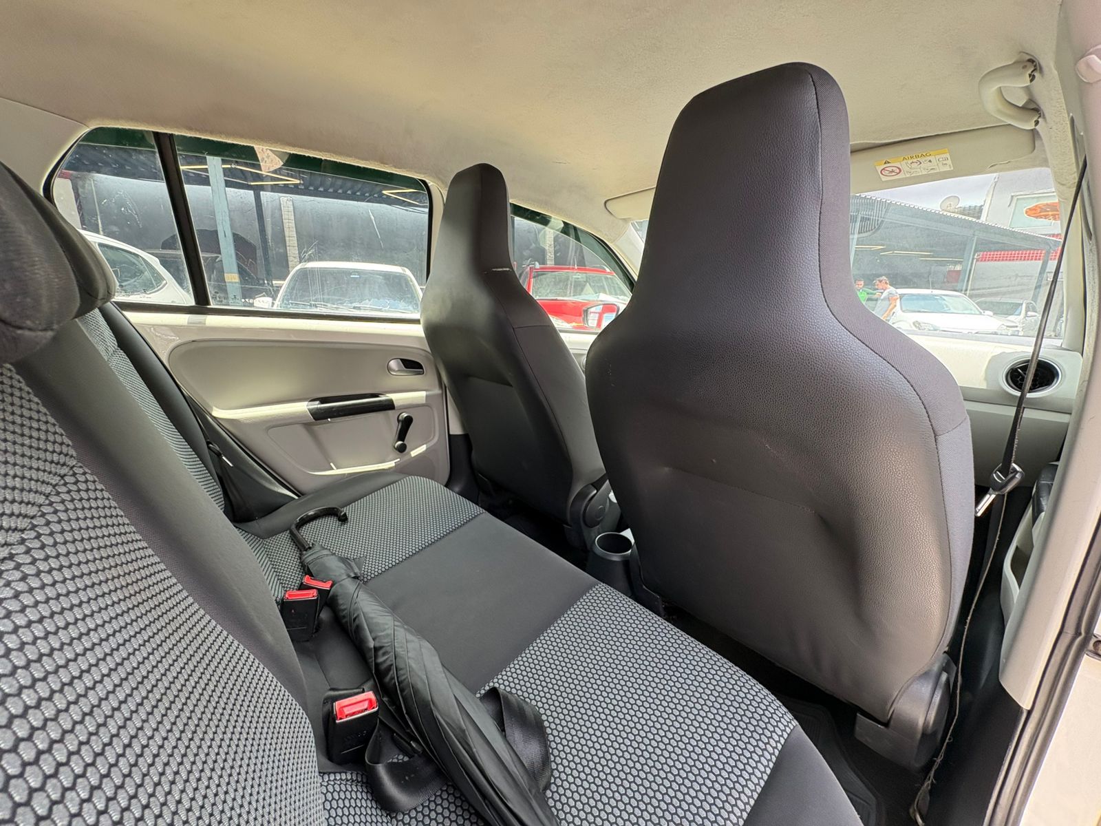 VOLKSWAGEN up move sa