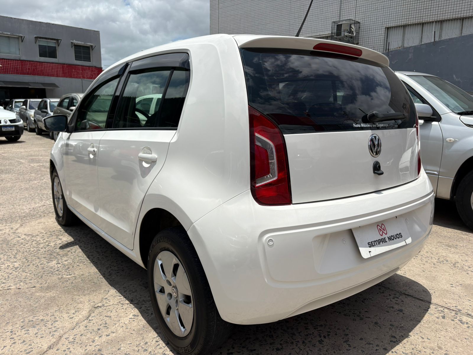 VOLKSWAGEN up move sa