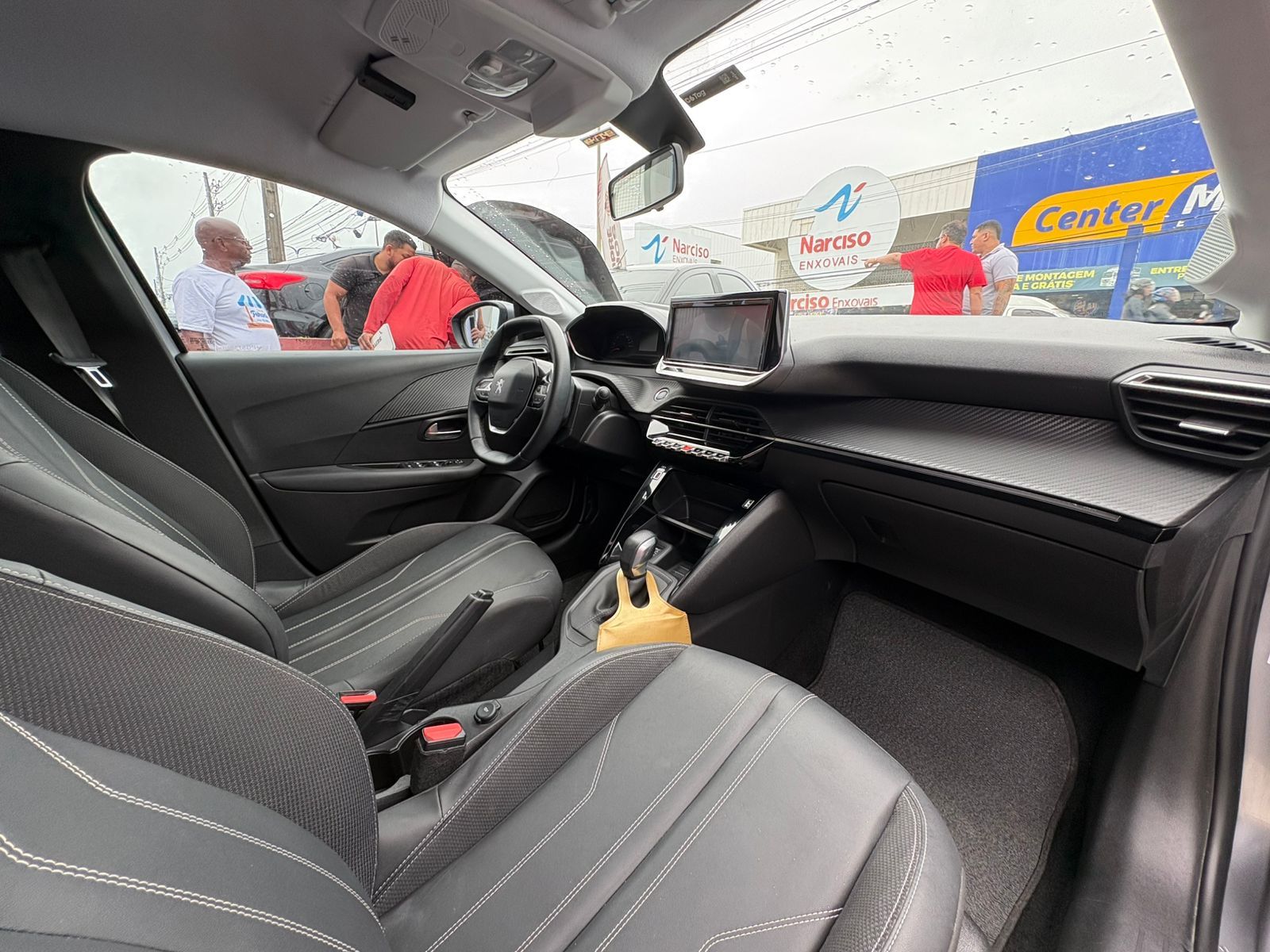 PEUGEOT 208 allure at