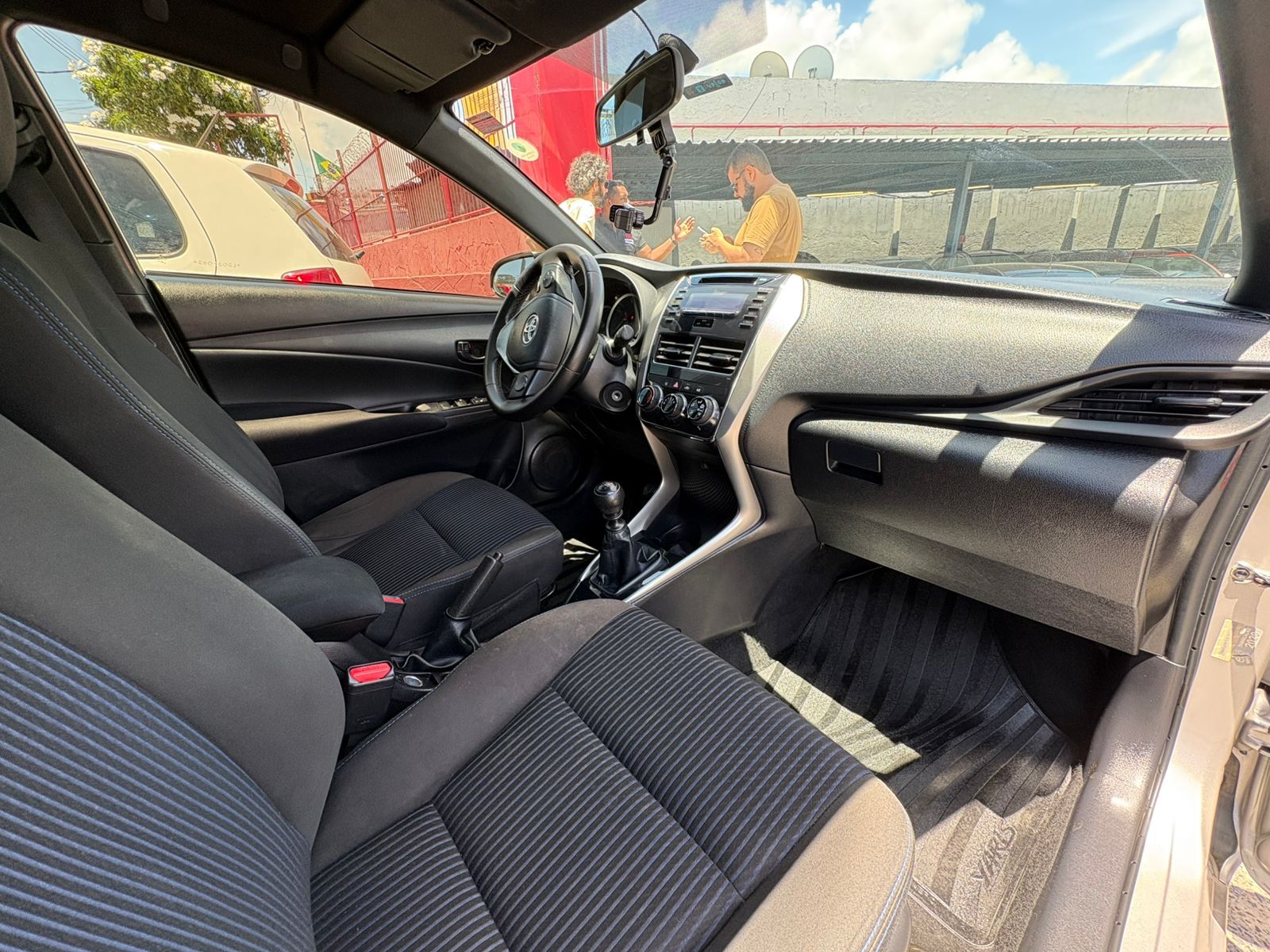 TOYOTA yaris hm xl13live