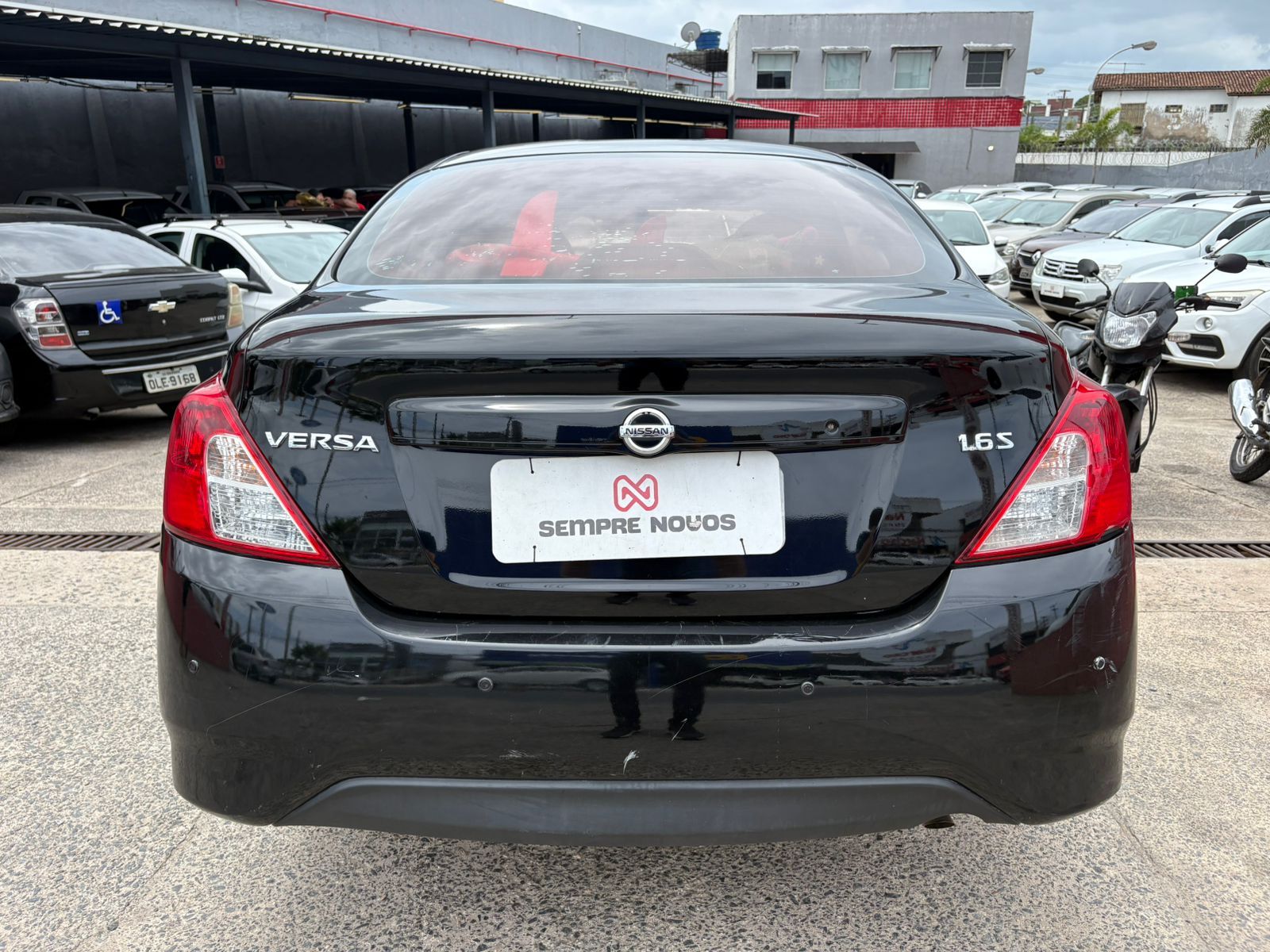 NISSAN versa 16 s