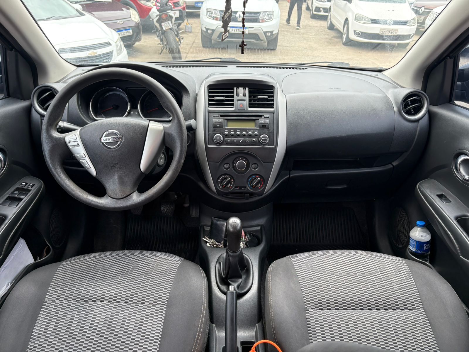 NISSAN versa 16 s