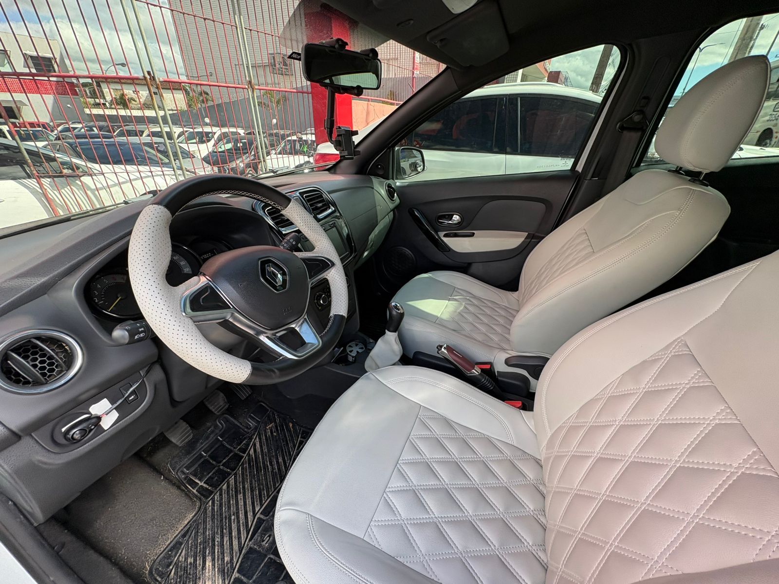 RENAULT sandero zen10mt