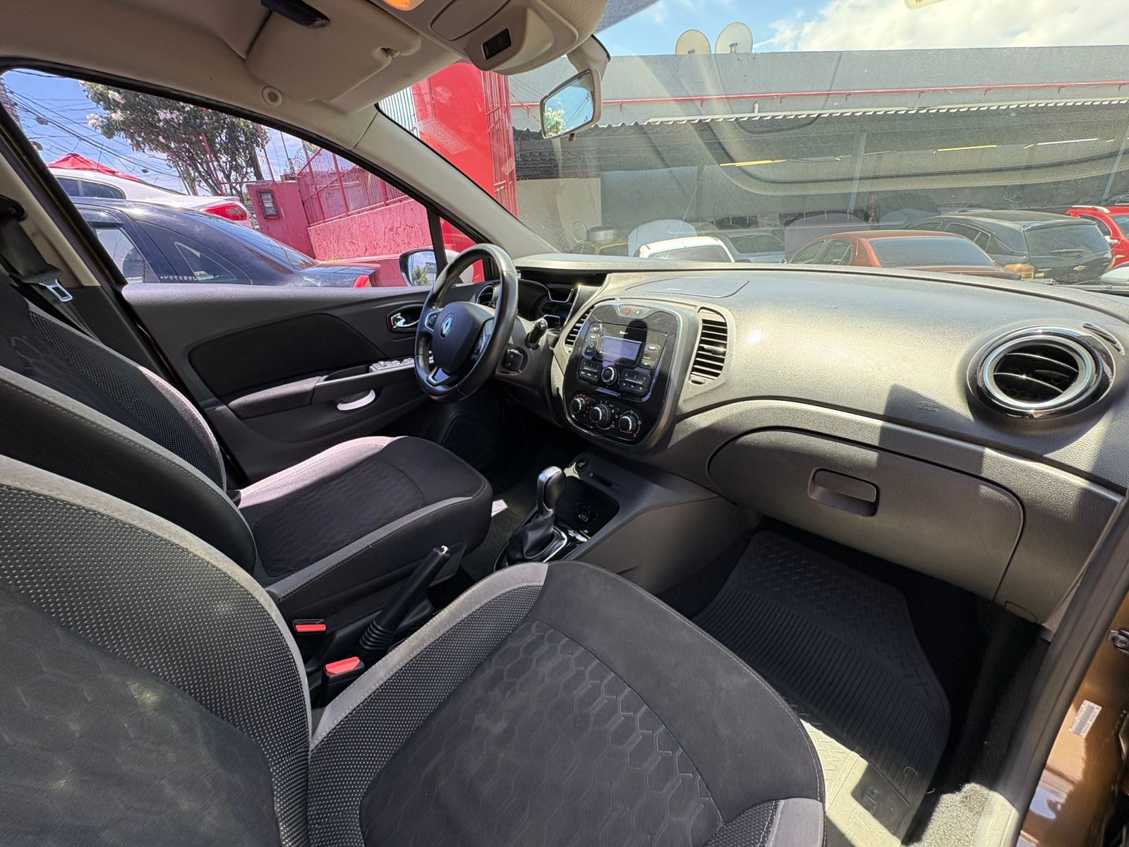 RENAULT captur zen 16a