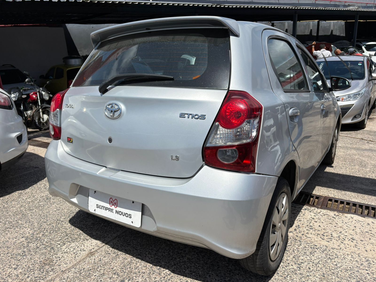 TOYOTA etios hb x vsc mt