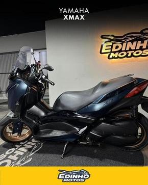 YAMAHA XMAX