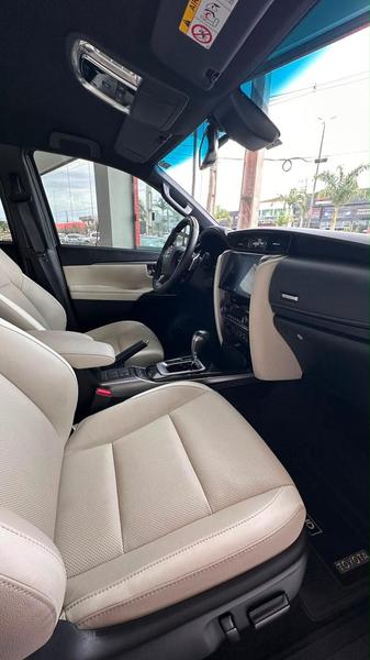 Toyota SW4 Srx 4X4 2.8 TDI 16V Dies. Aut. - foto 8