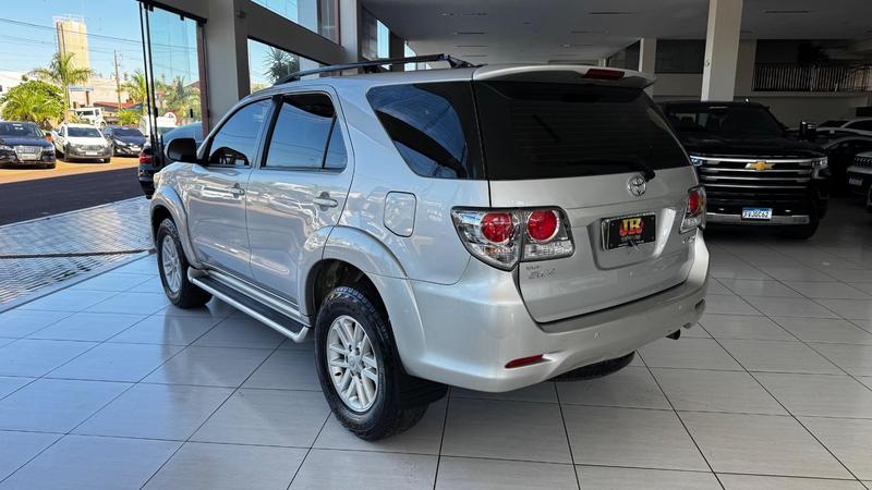 Toyota SW4 Sr 4X2 2.7 2.7 Flex 16V Mec. - foto 3