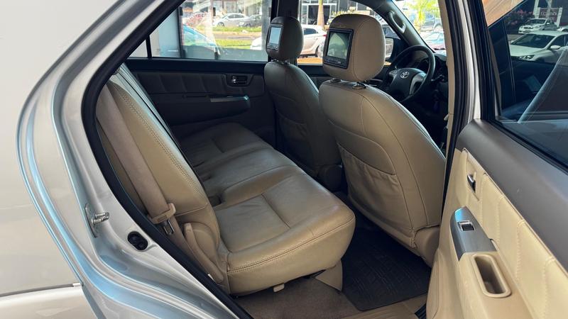 Toyota SW4 Sr 4X2 2.7 2.7 Flex 16V Mec. - foto 8
