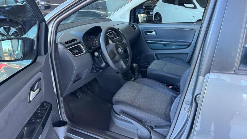 Volkswagen Fox 1.0 Mi Total Flex 8V 3P - foto 6