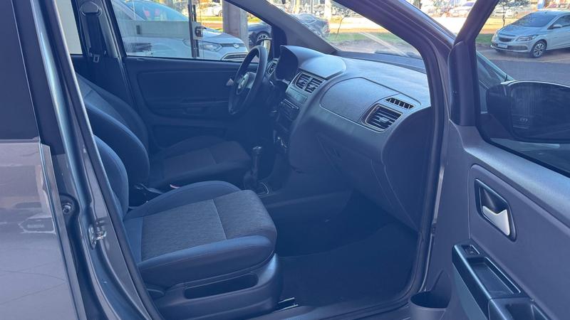 Volkswagen Fox 1.0 Mi Total Flex 8V 3P - foto 7