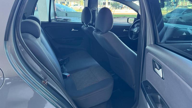 Volkswagen Fox 1.0 Mi Total Flex 8V 3P - foto 9