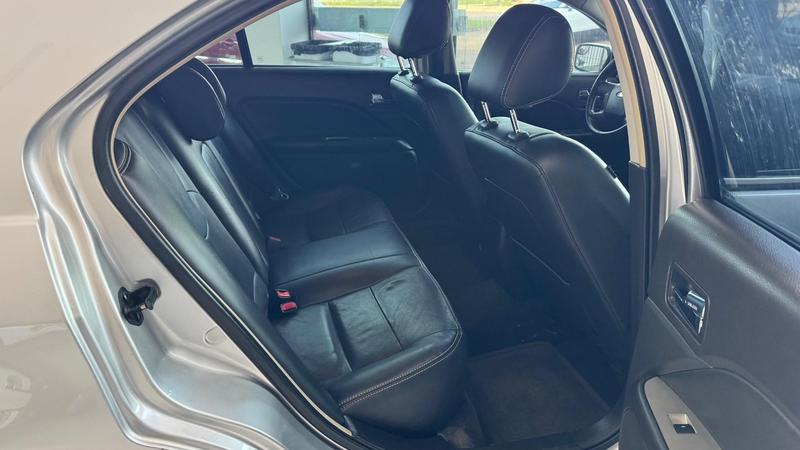 Ford Fusion - foto 9