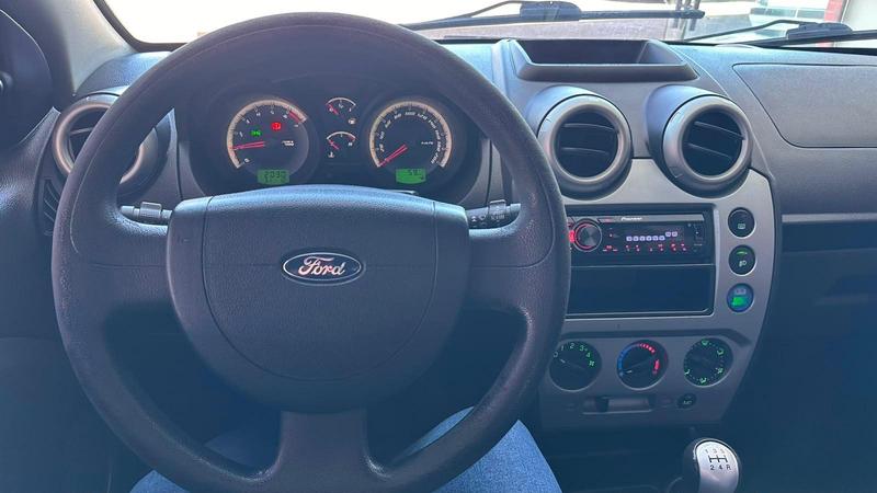 Ford Fiesta Sedan 1.0 8V Flex 4P - foto 6