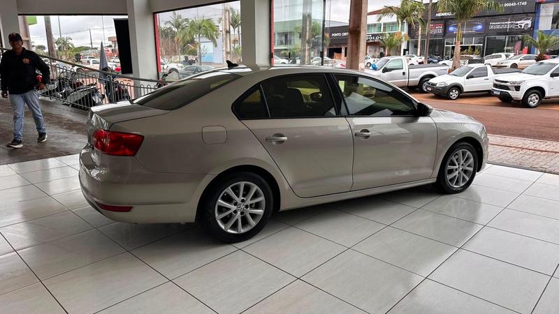 Volkswagen Jetta 2.0 - foto 3