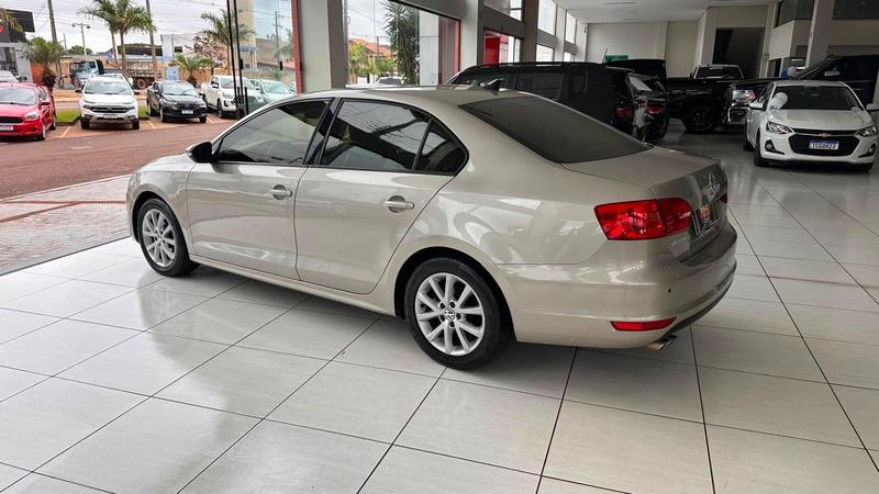 Volkswagen Jetta 2.0 - foto 4