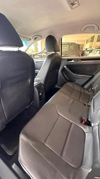 Volkswagen Jetta 2.0 - foto 9