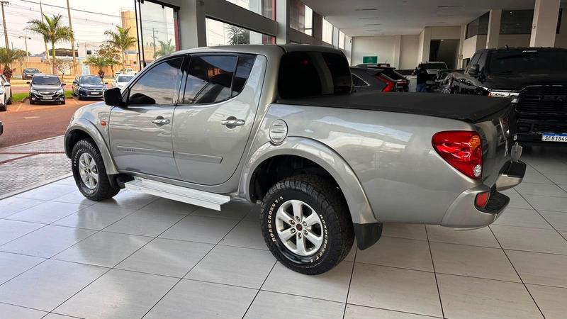 Mitsubishi L200 Triton 3.2 D - foto 3
