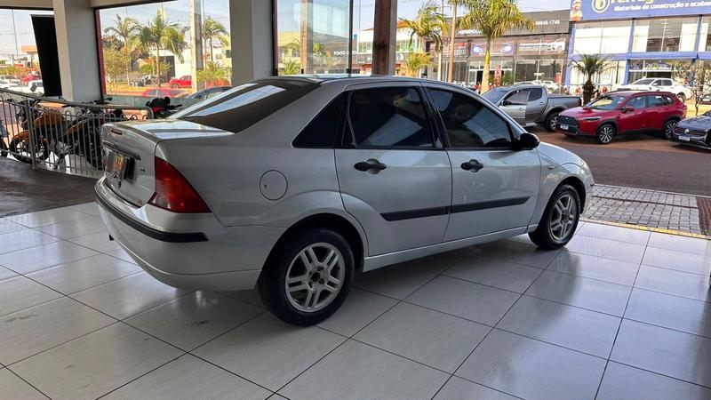 Ford Focus Sedan 2.0 16V 2.0 16V Flex 4P - foto 2
