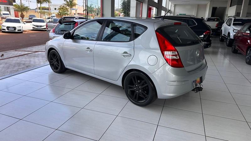 Hyundai i30 2.0 - foto 2