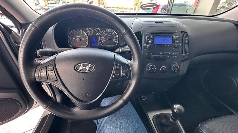 Hyundai i30 2.0 - foto 4