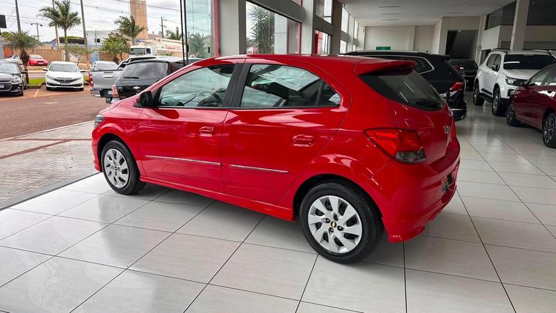 Chevrolet Onix 14mt LT - foto 2