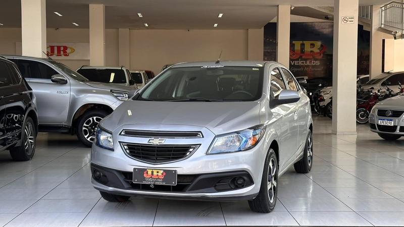 Chevrolet Onix 2015 à venda