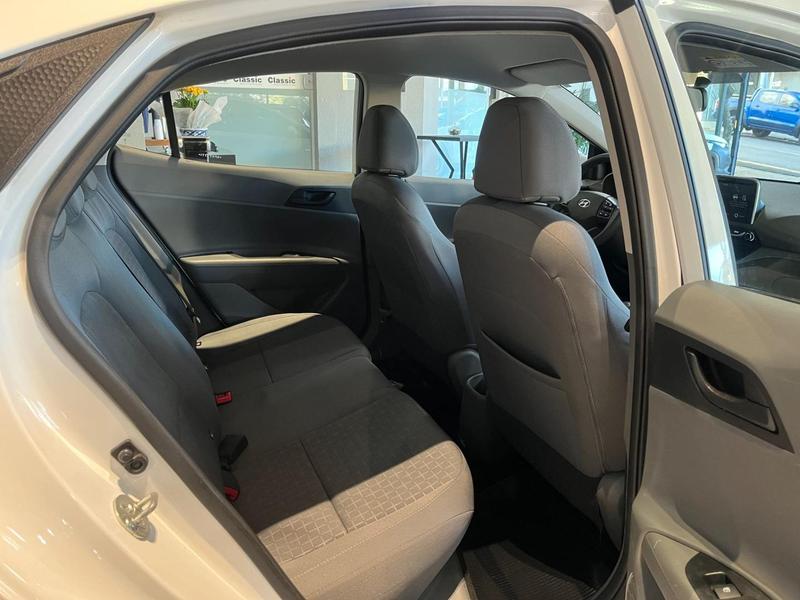 Hyundai HB20S Comfort Plus 1.0 12V Flex Mec - foto 11